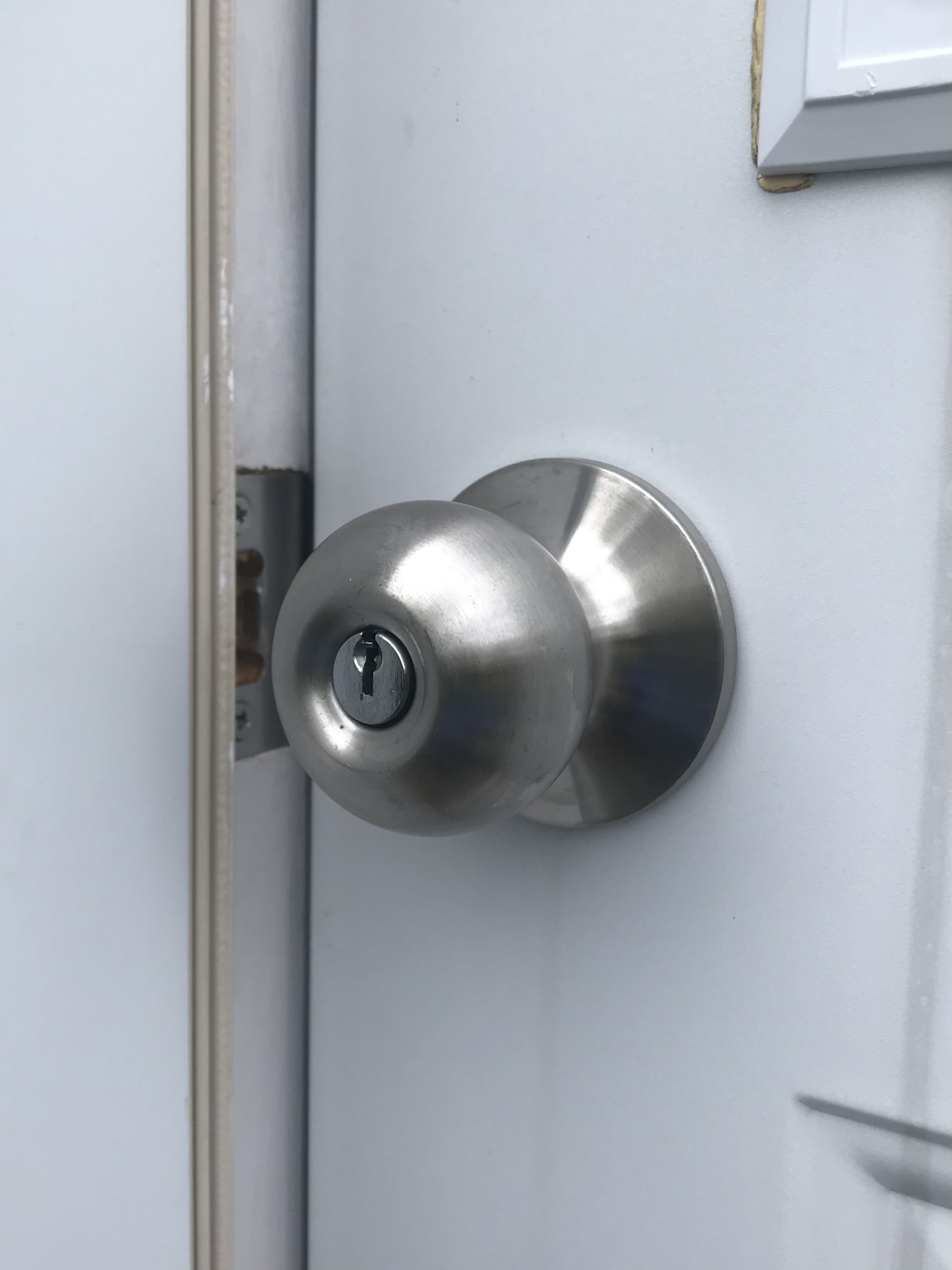 unlock door knob lock