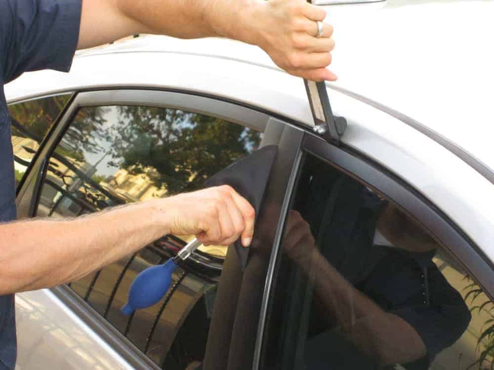 locksmith open car